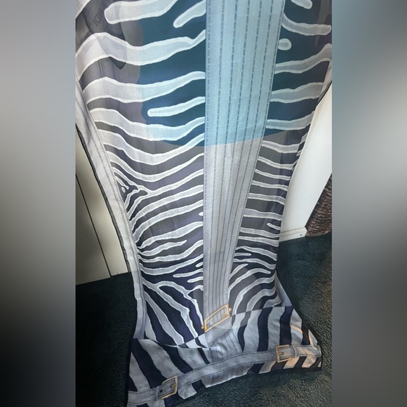 Fendi Scarf/Shawl. Zebra Print. 100% Scarf. Made in Italy. - Picture 12 of 16